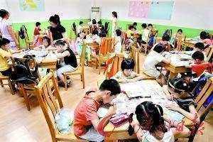 学校收取托管费背后的教育困境与家长应对之道